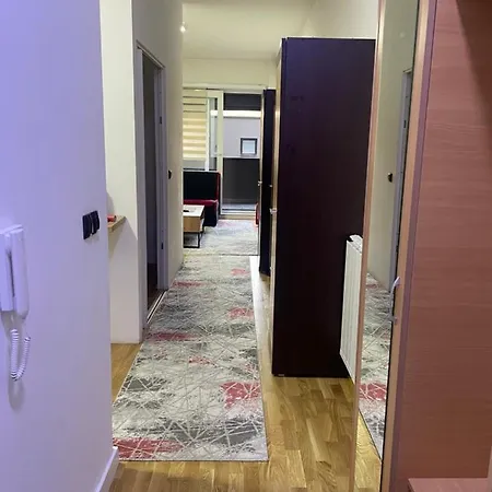 Ellnur Bulevar Apartamento *